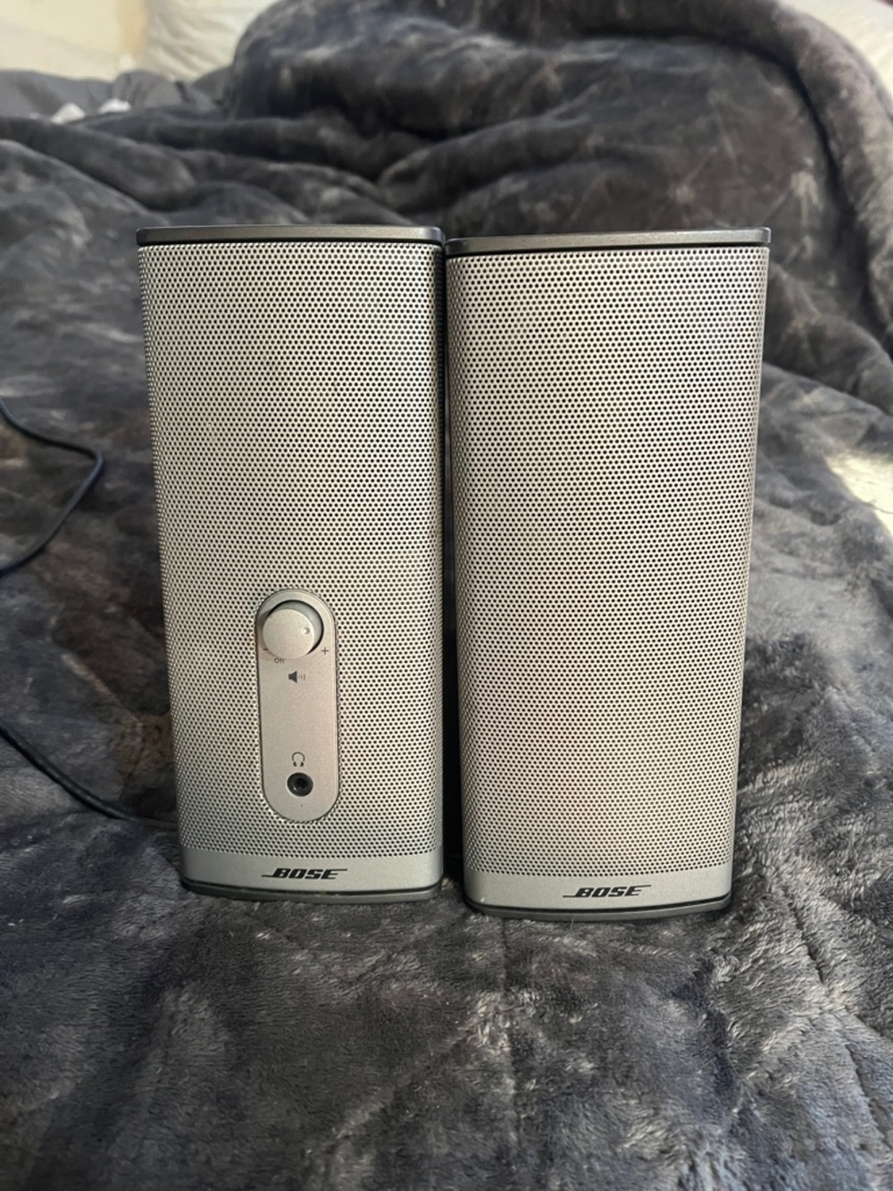 Bose Silver Desktop Computer Speakers with Volume Control